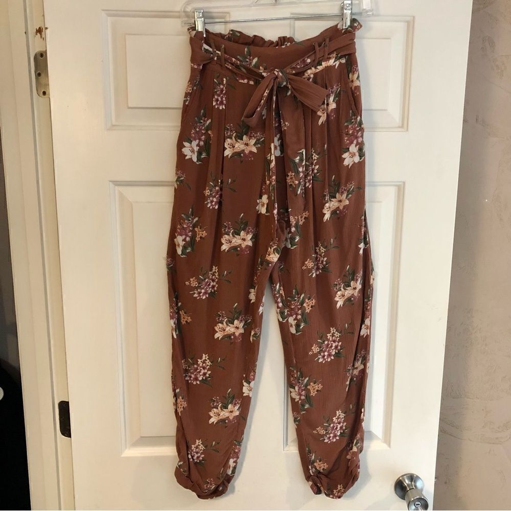 American Eagle High Waisted Floral Print Pants Size S/P/CH